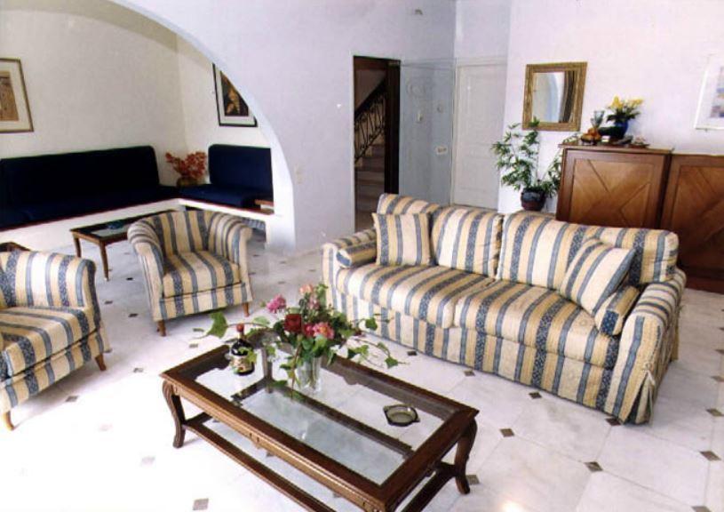 Villa C & C Дельфы Экстерьер фото